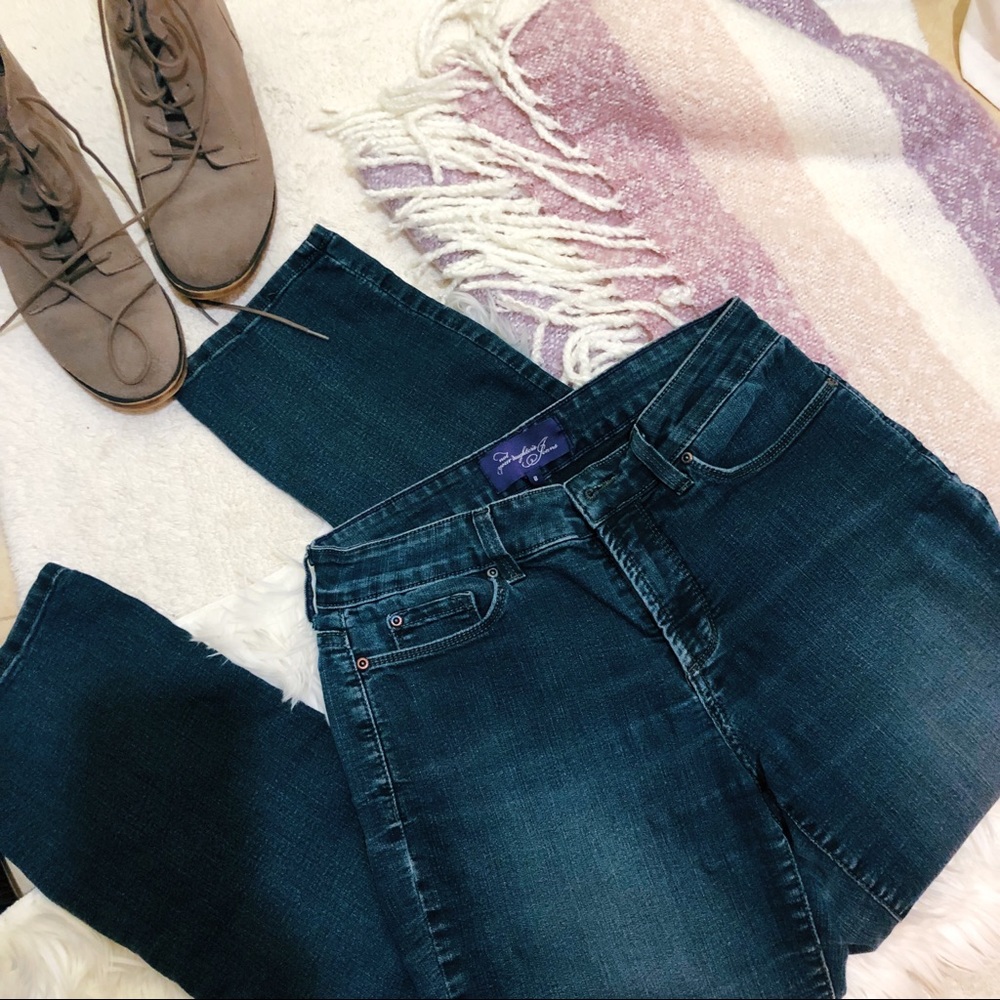 NYD SIZE 8 JEANS
